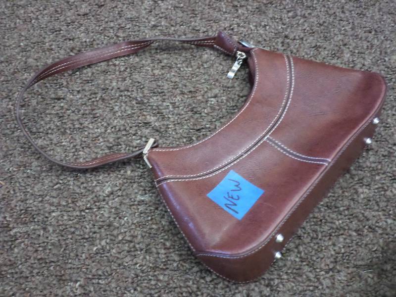 lot 136 image: New Unmarked Purse ...