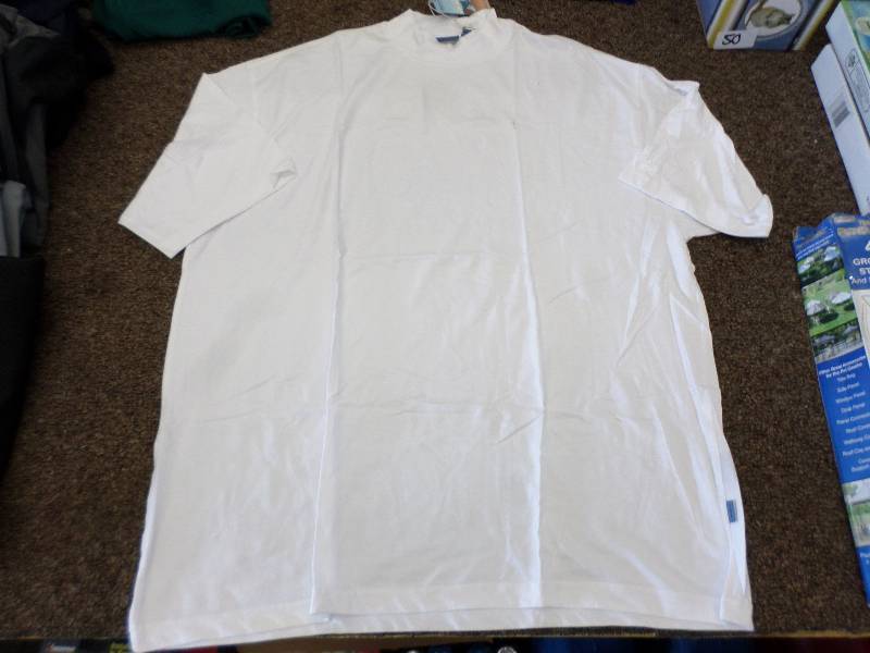 lot 163 image: New Dockers Dry Ply Mens Size XL Go...