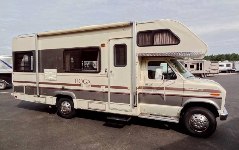 lot 1 image: 1990 Fleetwood Tioga Class C Motorhome - No Reserve