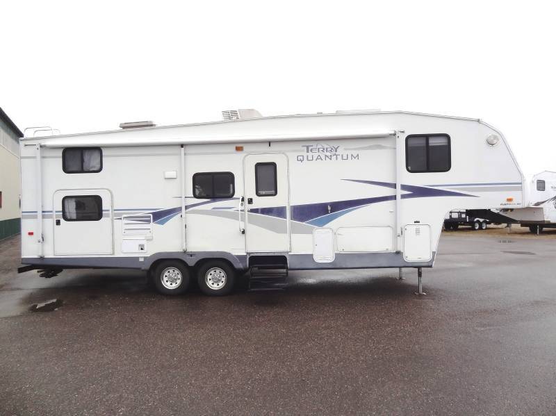 lot 2 image: 2004 Fleetwood Terry Quantum 285-2BS Bunk House 5th Wheel wSlide-out