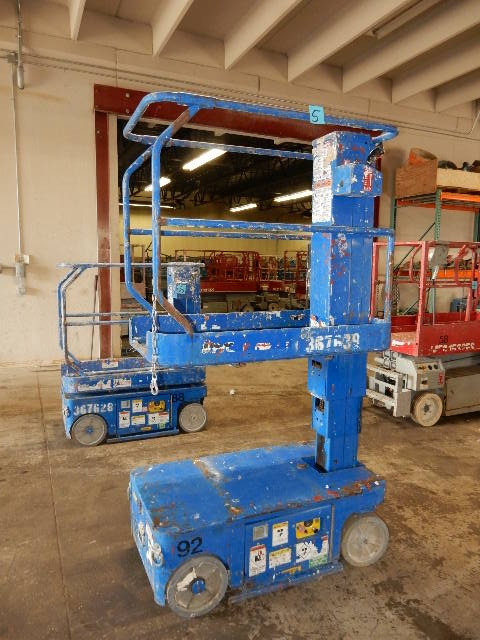 UPRIGHT TM 12 Scissor Lift