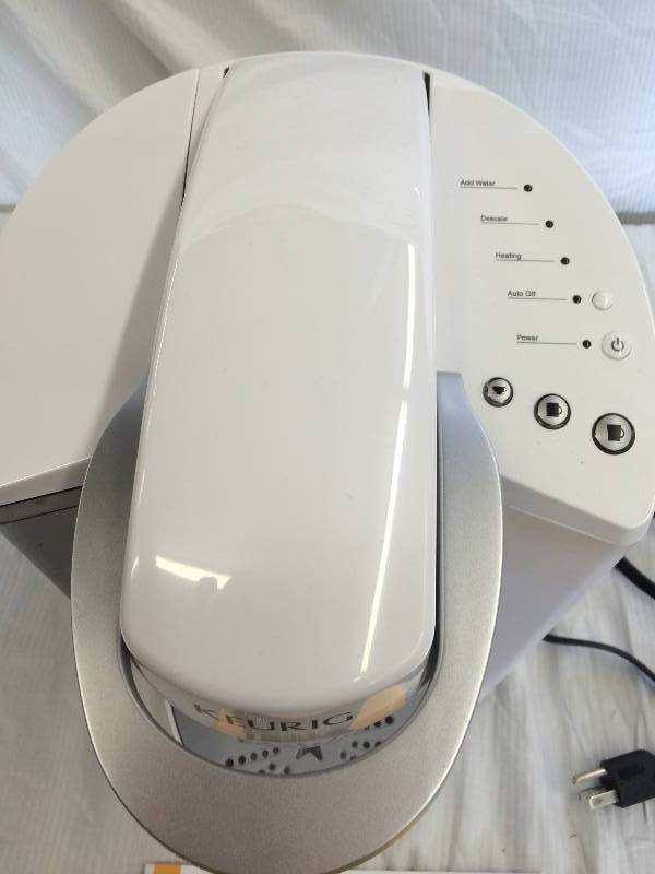 lot 16 image: Keurig K45 Elite Brewing System, Coconut White