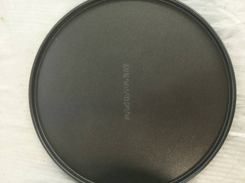 lot 24 image: Rachael Ray  cake pan