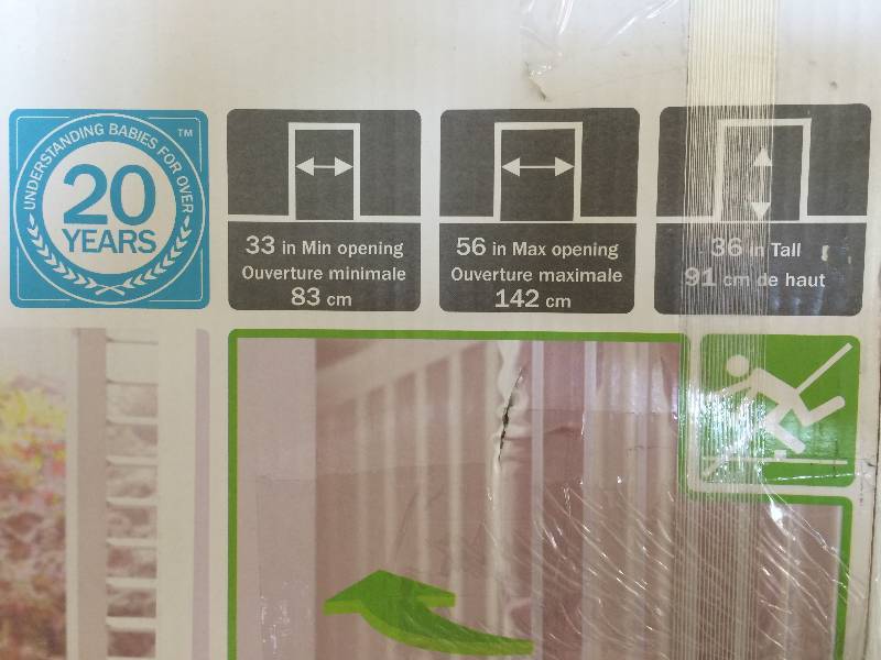 lot 27 image: Munchkin Easy-Close Metal Safety Gate, White