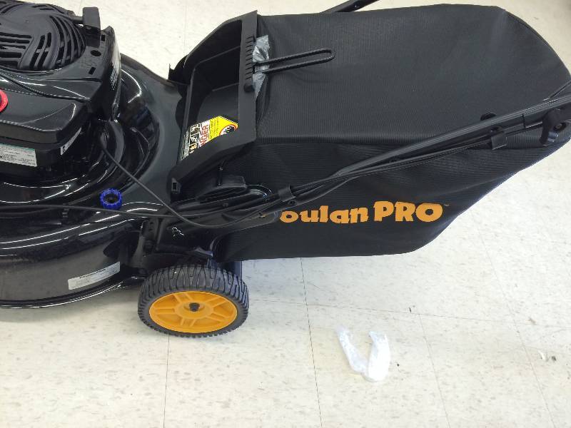 lot 42 image: Poulan Pro PR625Y22RP 2-in-1 Mulch and Rear Bag Push Lawn Mower, 22-Inch retail $321