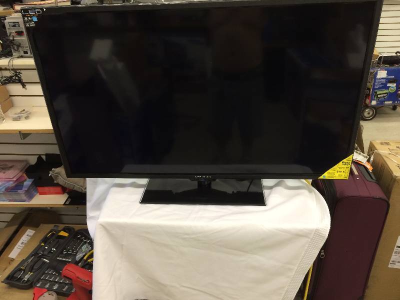 lot 76 image: Samsung 43-Inch Plasma TV retail $599