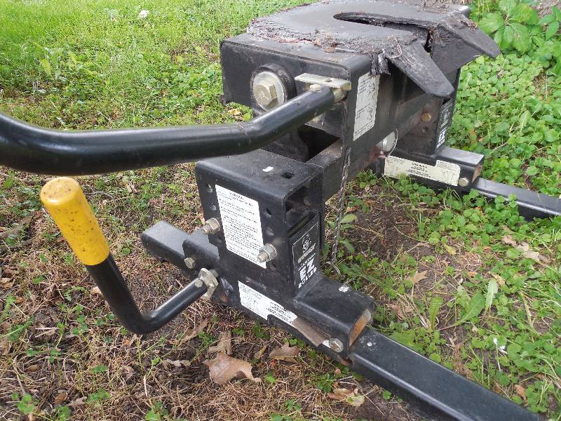 Husky 16,000 lb. 5th Wheel Hitch with EZ Roller & Rails HUSKY 16K 5TH