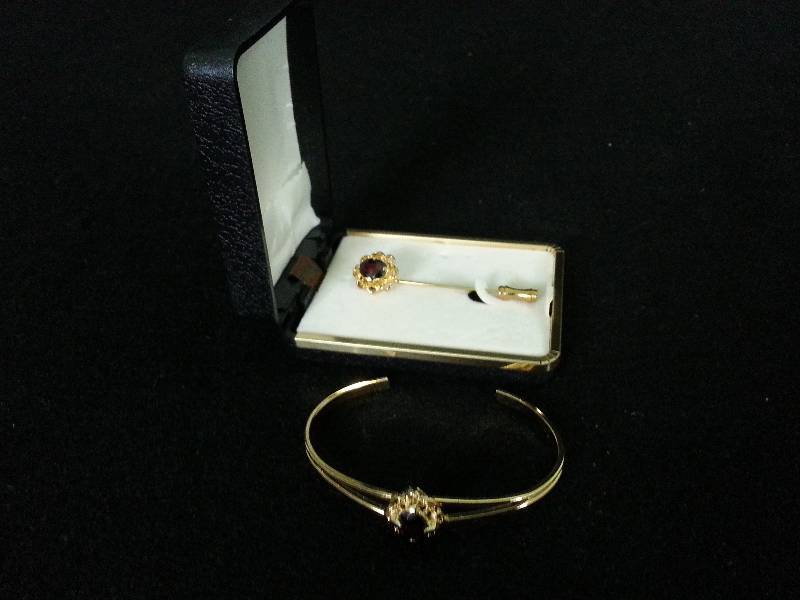 lot 56 image: Garnet Pin and Bracelet