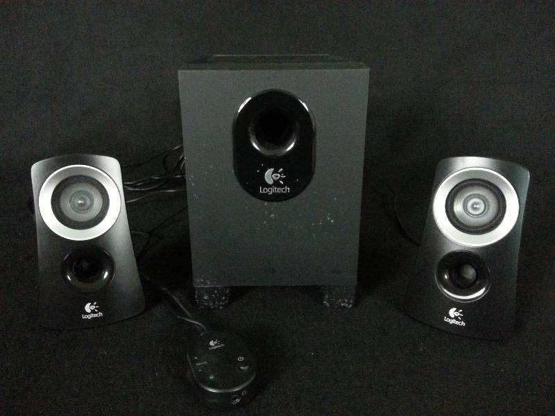 lot 67 image: Logitech Computer Speaker System Z313