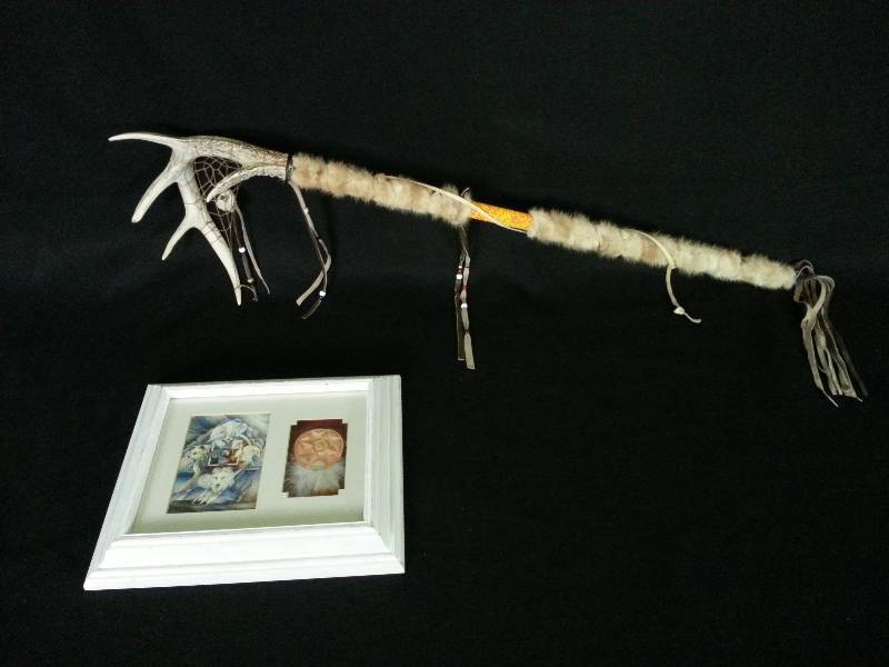 lot 78 image: Hand Crafted Native American Deer Antler Dream Catcher Staff