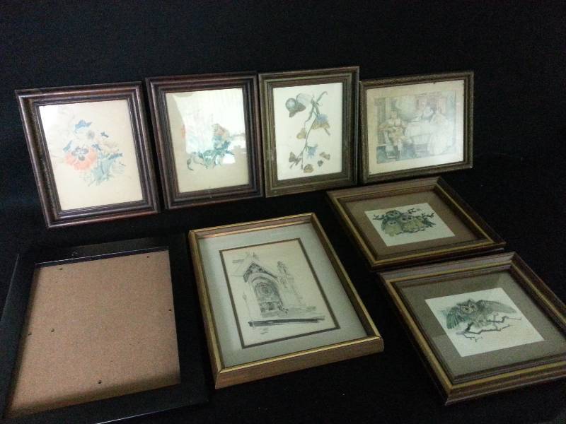 lot 107 image: Large Lot of Smaller Pieces - St. Pauls Cathedral and more