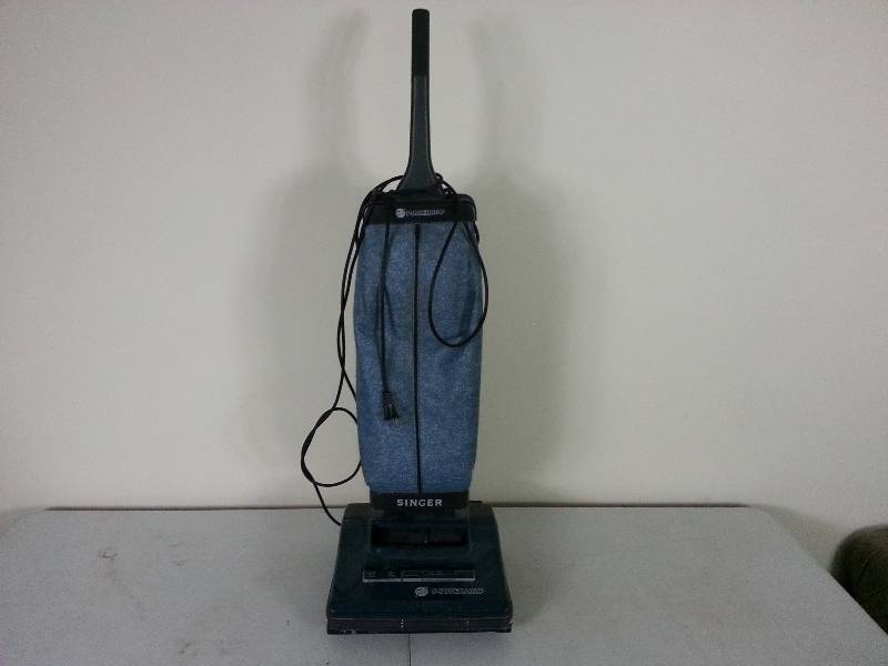 lot 114 image: Singer 7.5 Power Amp Vacuum