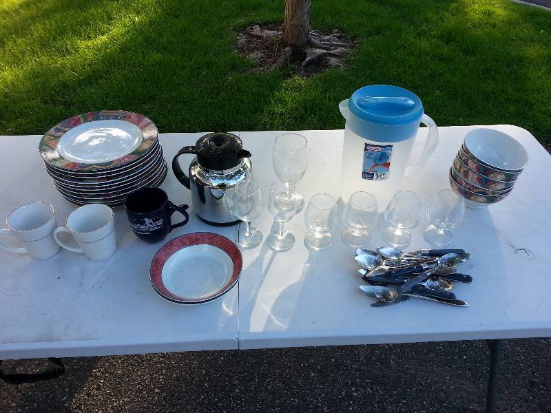 lot 132 image: Furio Plates, Etched Crystal, and More