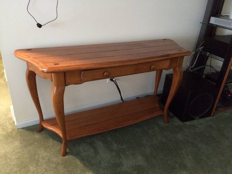 lot 14 image: High End Sofa Table