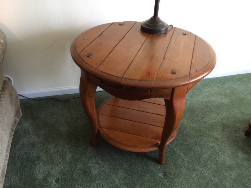 lot 16 image: High Quality End Table