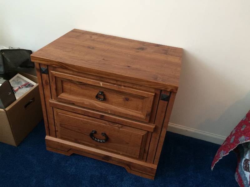 lot 32 image: Two Drawer Night Stand or End Table