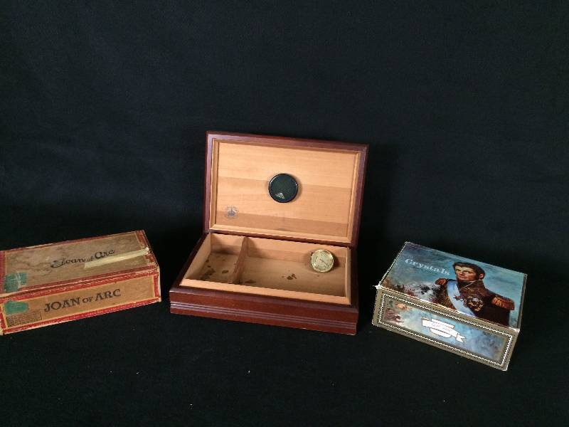 lot 88 image: Wooden Humidor and Two Vintage Cigar Boxs