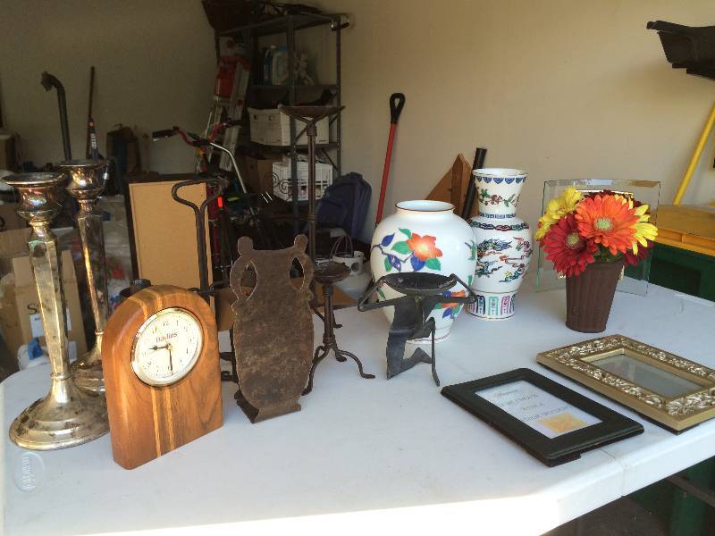 lot 128 image: Collector Pieces, and Many Other Nice Pieces