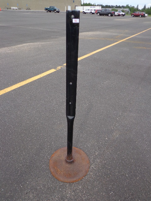 lot 12 image: Sign Stand