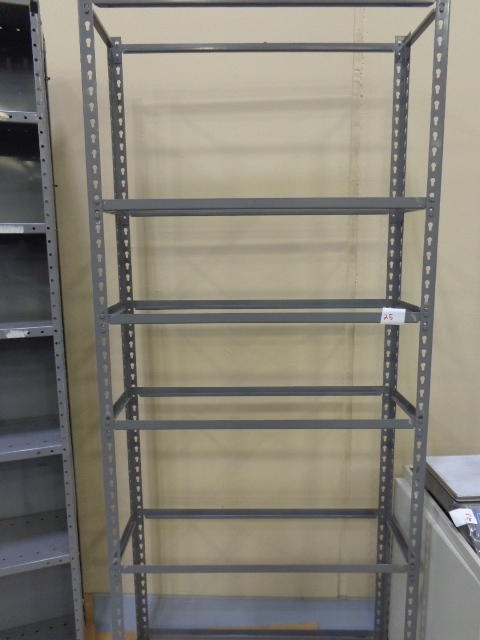 lot 25 image: Metal  shelving rack