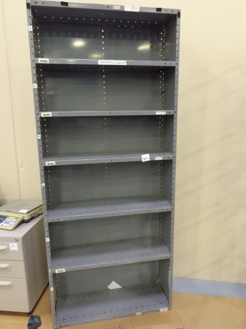 lot 26 image: Metal Shelf