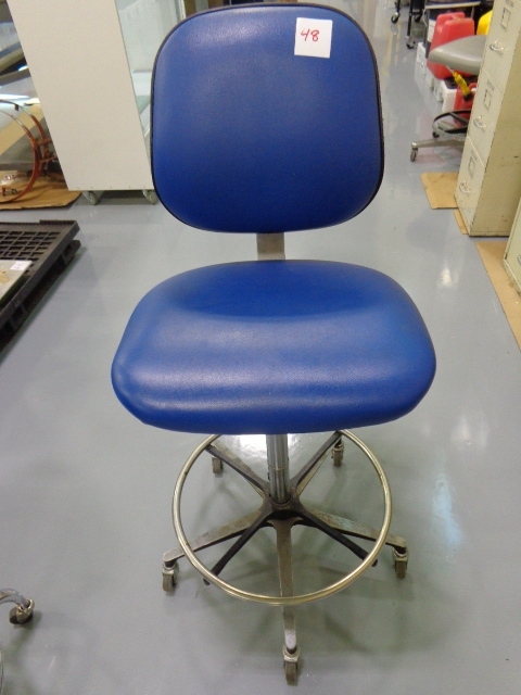 lot 48 image: Shop Chair