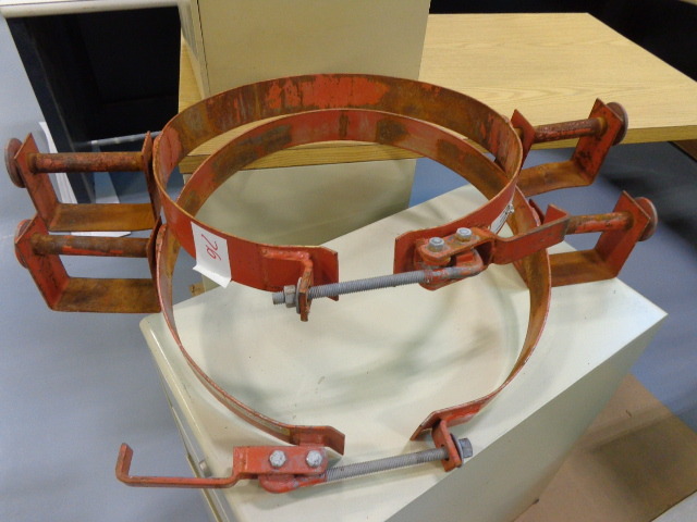 lot 76 image: Barrel Clamp Lifters