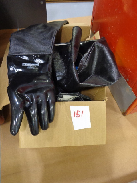 lot 151 image: Rubber gloves