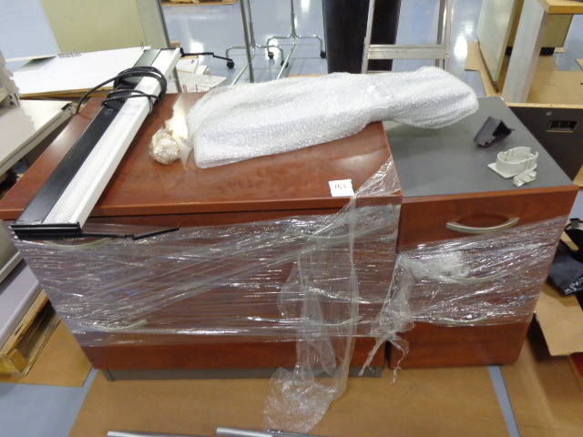lot 153 image: metal desk