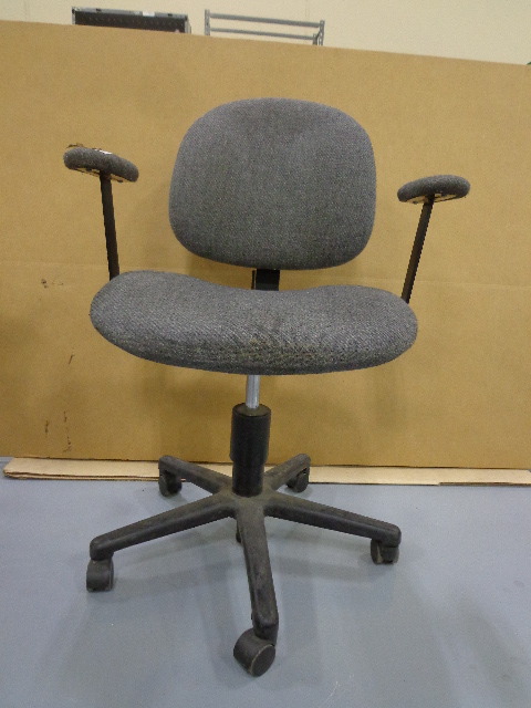 lot 97 image: office chair