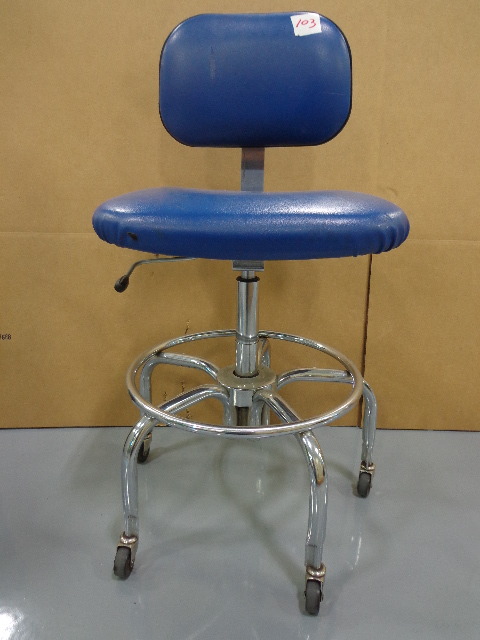 lot 103 image: Office chair