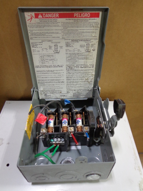 lot 117 image: Electrical breaker box