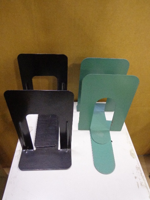 lot 121 image: Bookends