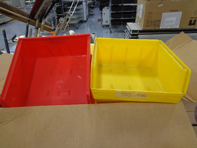 lot 146 image: Plastic storage containers
