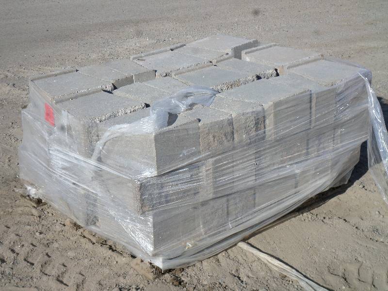 Pallet Of Matching Retaining Wall B...