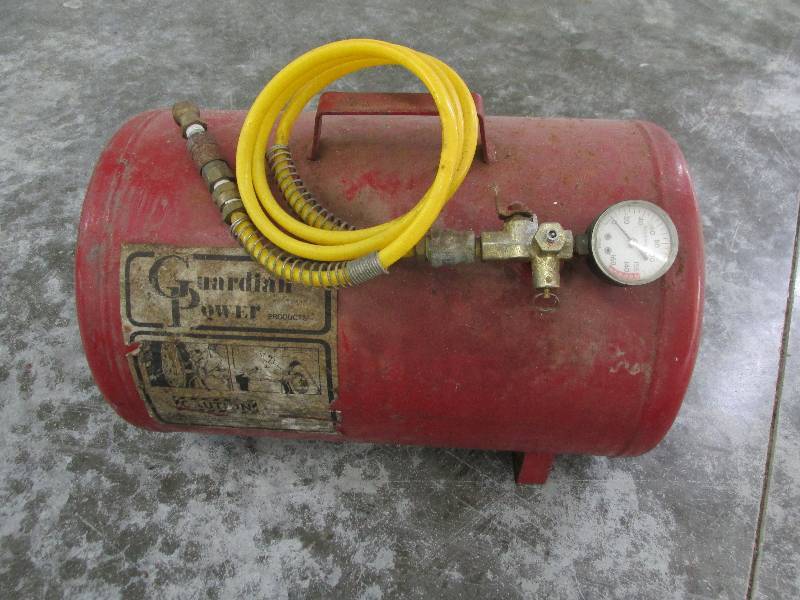 lot 21 image: Guardian Power air tank with tire i...