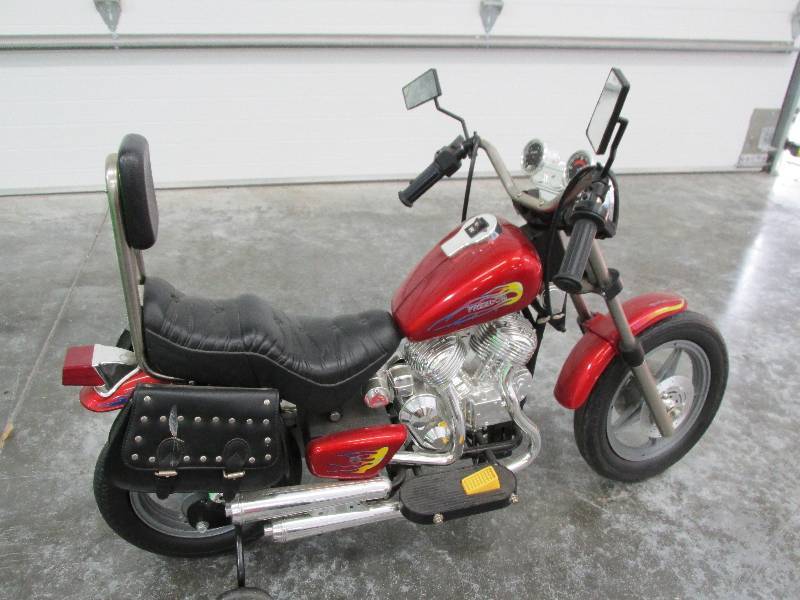 lot 22 image: Battery powered kids motorcycle, se...