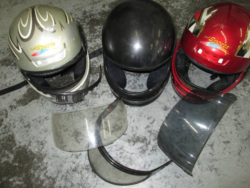 lot 66 image: Lot of 3 safety helmets, face shiel...