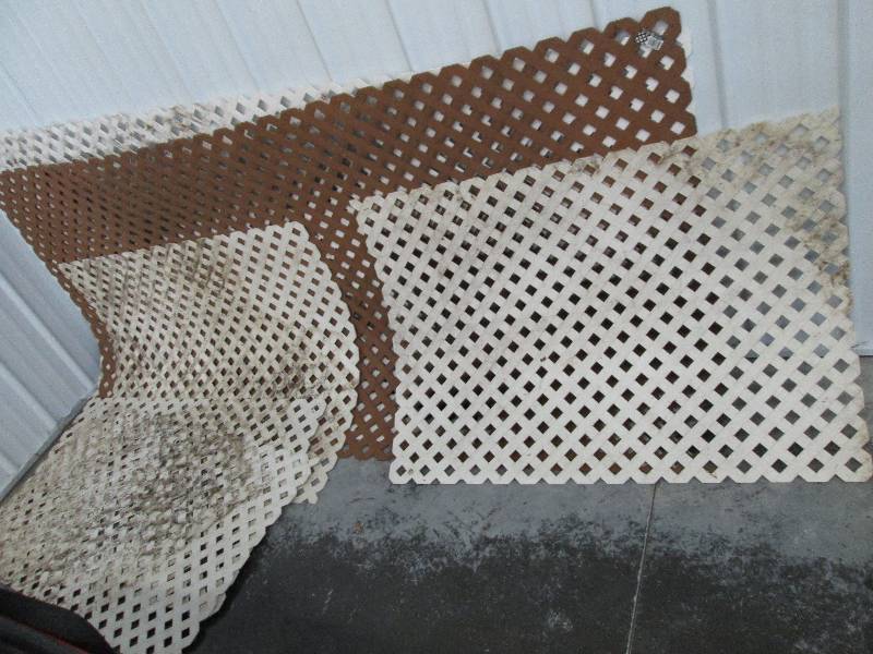 lot 74 image: 6 assorted sheets of plastic trelli...