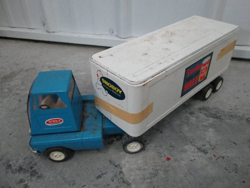 lot 88 image: Vintage Tonka Truck...