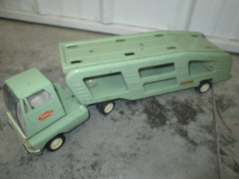 lot 91 image: Vintage Tonka Truck...