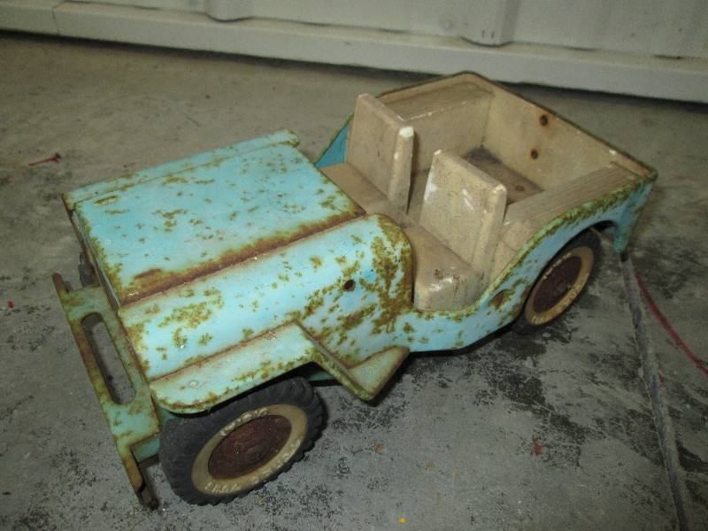 lot 92 image: Vintage Tonka Truck...