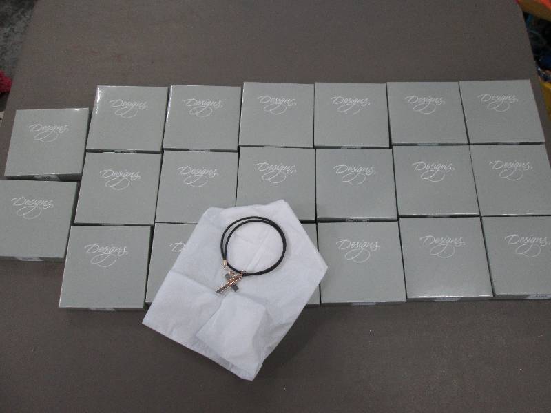 lot 113 image: 20 cross necklaces, great for resal...