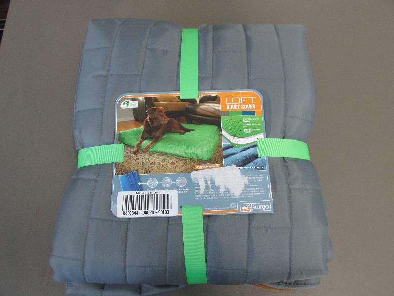 lot 166 image: Loft Duvet cover for pets, ...
