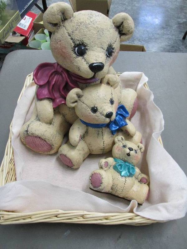 lot 204 image: 3 ceramic bears in a felt lined bas...