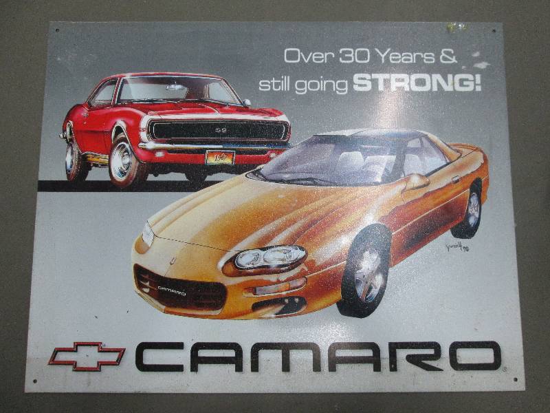 lot 208 image: Metal camaro wall dcor, 13 x 16...