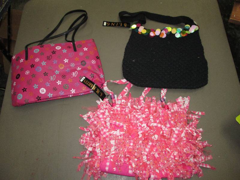 lot 224 image: 3 new colorful purses...