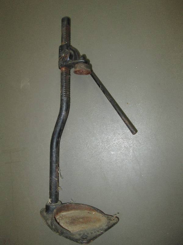 lot 232 image: All metal bottle cap press with rac...