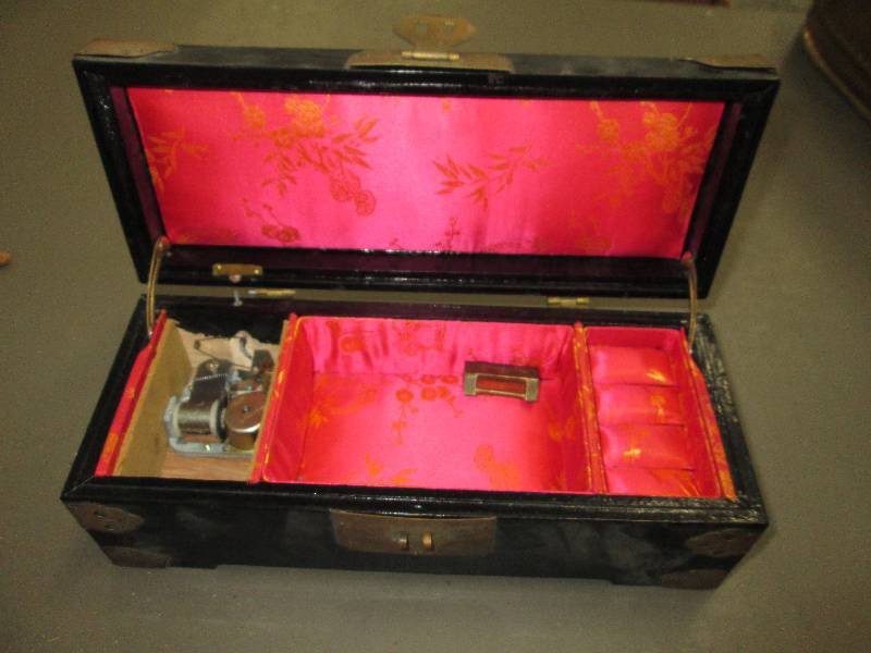 lot 236 image: Vintage musical jewelry box...