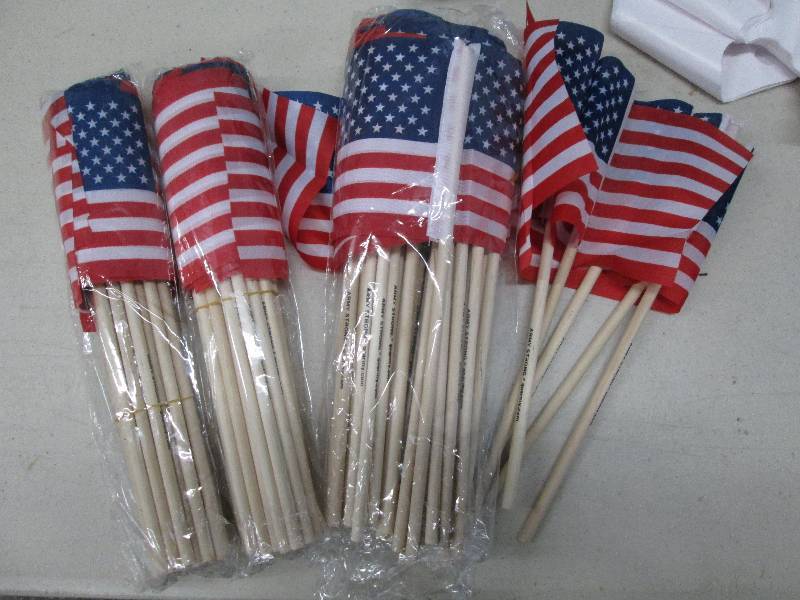 lot 255 image: Lot of Go Army US Flags...